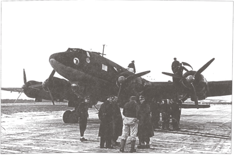 Иллюстрация к книге — "Воздушные мосты" Третьего Рейха [i_034.jpg]