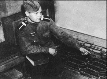 Иллюстрация к книге — Нюрнбергский набат. Репортаж из прошлого, обращение к будущему [i_045.jpg]