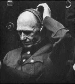 Иллюстрация к книге — Нюрнбергский набат. Репортаж из прошлого, обращение к будущему [i_148.jpg]