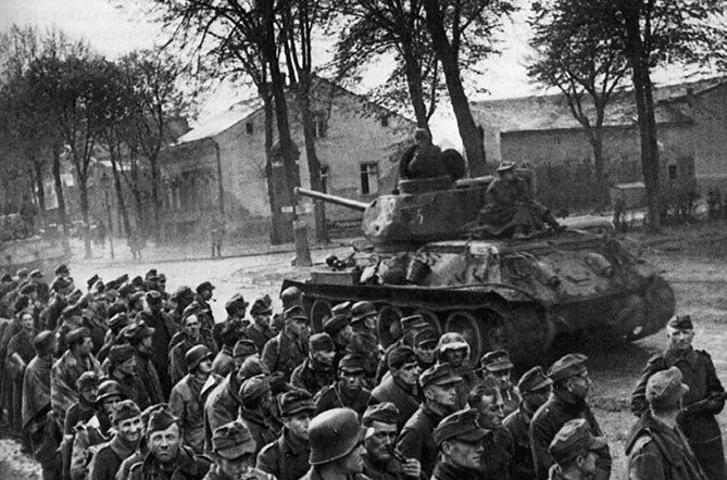 Иллюстрация к книге — Нюрнбергский набат. Репортаж из прошлого, обращение к будущему [i_292.jpg]