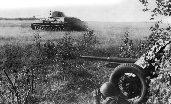 Иллюстрация к книге — Мы сгорали заживо. Смертники Великой Отечественной [i_003.jpg]