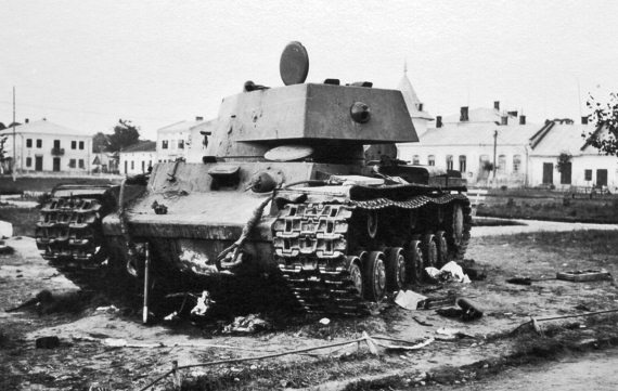 Иллюстрация к книге — Мы сгорали заживо. Смертники Великой Отечественной [i_025.jpg]