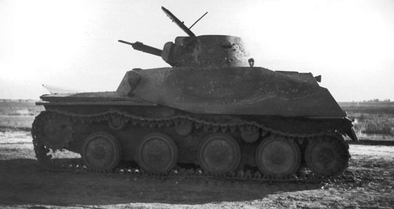 Иллюстрация к книге — Мы сгорали заживо. Смертники Великой Отечественной [i_028.jpg]