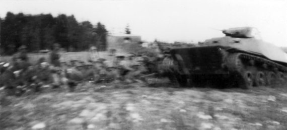 Иллюстрация к книге — Мы сгорали заживо. Смертники Великой Отечественной [i_055.jpg]