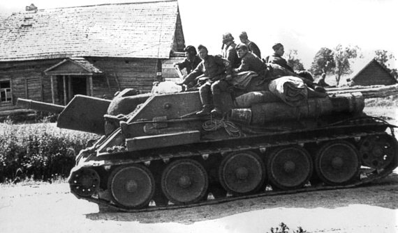 Иллюстрация к книге — Мы сгорали заживо. Смертники Великой Отечественной [i_100.jpg]