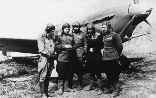 Иллюстрация к книге — Мы сгорали заживо. Смертники Великой Отечественной [i_207.jpg]