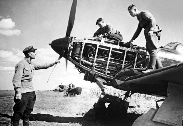 Иллюстрация к книге — Мы сгорали заживо. Смертники Великой Отечественной [i_209.jpg]