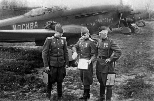 Иллюстрация к книге — Мы сгорали заживо. Смертники Великой Отечественной [i_214.jpg]