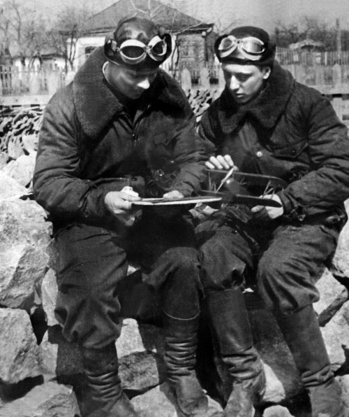 Иллюстрация к книге — Мы сгорали заживо. Смертники Великой Отечественной [i_231.jpg]