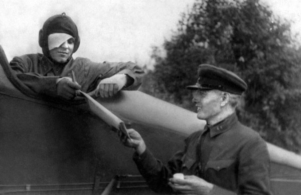 Иллюстрация к книге — Мы сгорали заживо. Смертники Великой Отечественной [i_235.jpg]