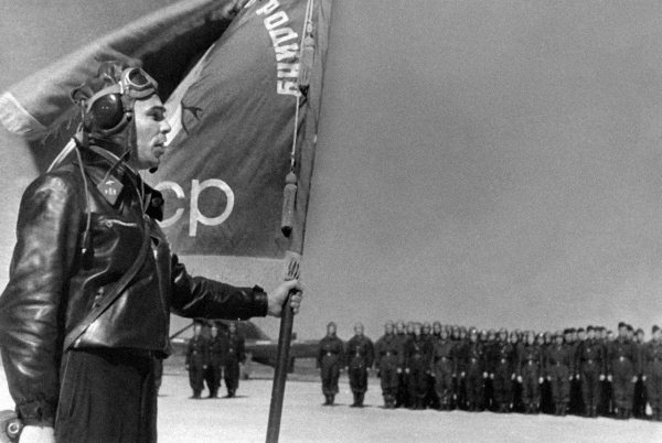 Иллюстрация к книге — Мы сгорали заживо. Смертники Великой Отечественной [i_247.jpg]