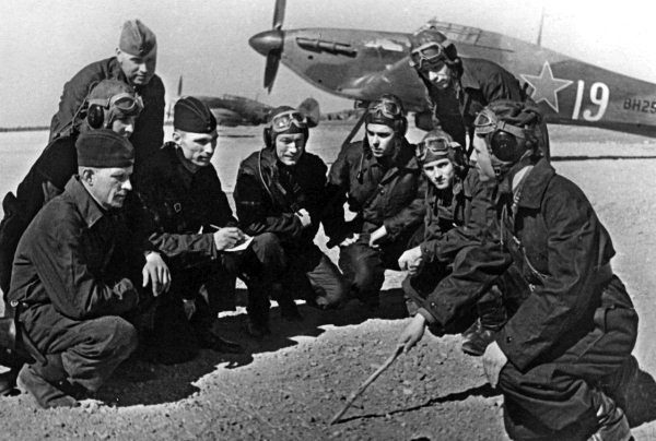 Иллюстрация к книге — Мы сгорали заживо. Смертники Великой Отечественной [i_249.jpg]