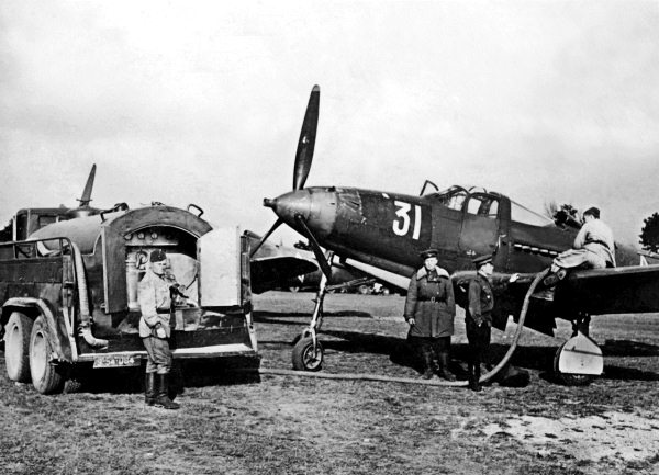 Иллюстрация к книге — Мы сгорали заживо. Смертники Великой Отечественной [i_251.jpg]