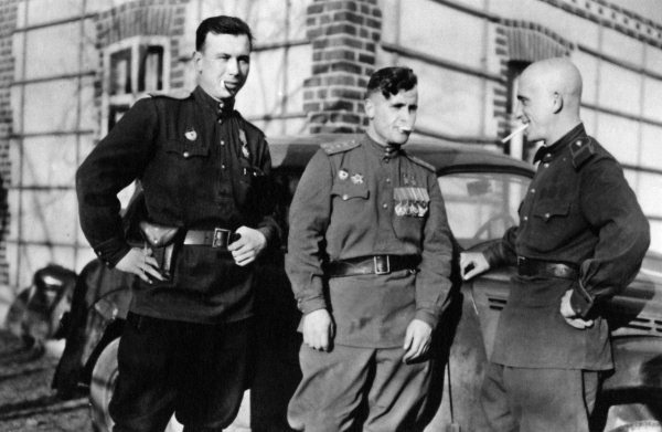 Иллюстрация к книге — Мы сгорали заживо. Смертники Великой Отечественной [i_267.jpg]