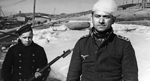 Иллюстрация к книге — Мы сгорали заживо. Смертники Великой Отечественной [i_281.jpg]