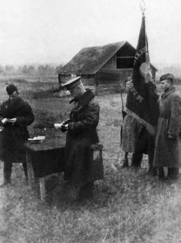 Иллюстрация к книге — Мы сгорали заживо. Смертники Великой Отечественной [i_305.jpg]