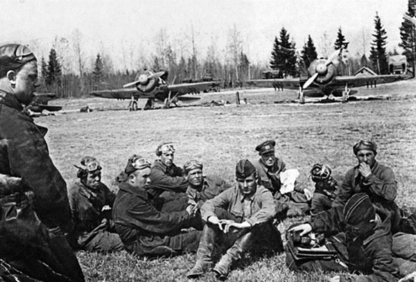 Иллюстрация к книге — Мы сгорали заживо. Смертники Великой Отечественной [i_314.jpg]