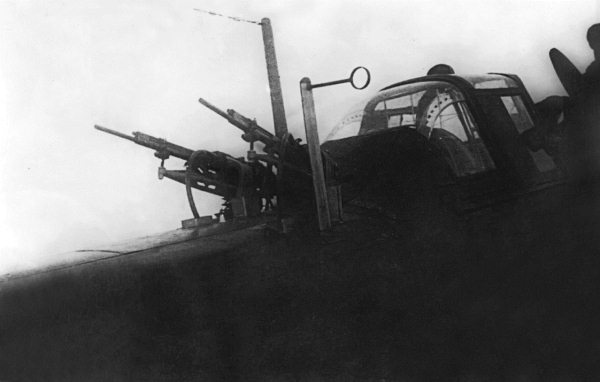 Иллюстрация к книге — Мы сгорали заживо. Смертники Великой Отечественной [i_323.jpg]