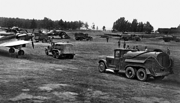 Иллюстрация к книге — Мы сгорали заживо. Смертники Великой Отечественной [i_371.jpg]