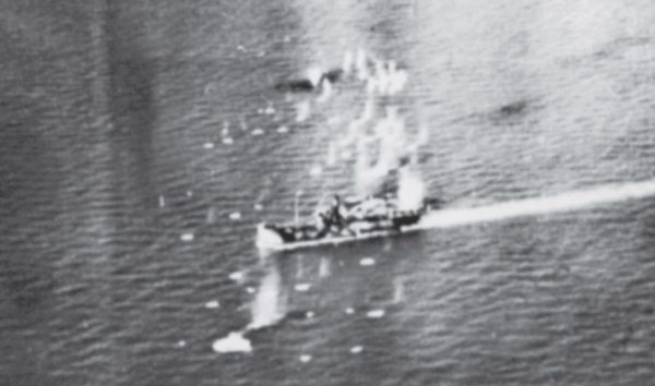 Иллюстрация к книге — Мы сгорали заживо. Смертники Великой Отечественной [i_375.jpg]