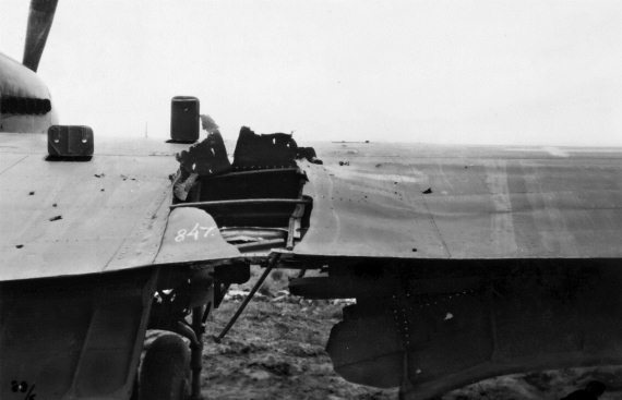 Иллюстрация к книге — Мы сгорали заживо. Смертники Великой Отечественной [i_384.jpg]