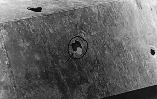 Иллюстрация к книге — Мы сгорали заживо. Смертники Великой Отечественной [i_404.jpg]