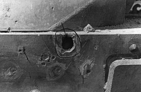 Иллюстрация к книге — Мы сгорали заживо. Смертники Великой Отечественной [i_412.jpg]