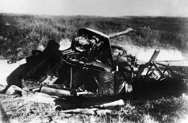 Иллюстрация к книге — Мы сгорали заживо. Смертники Великой Отечественной [i_421.jpg]