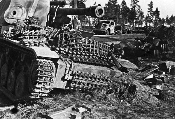 Иллюстрация к книге — Мы сгорали заживо. Смертники Великой Отечественной [i_422.jpg]