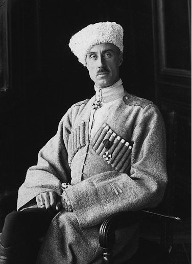 Иллюстрация к книге — Три цвета знамени. Генералы и комиссары. 1914-1921 [_15_1.jpg]