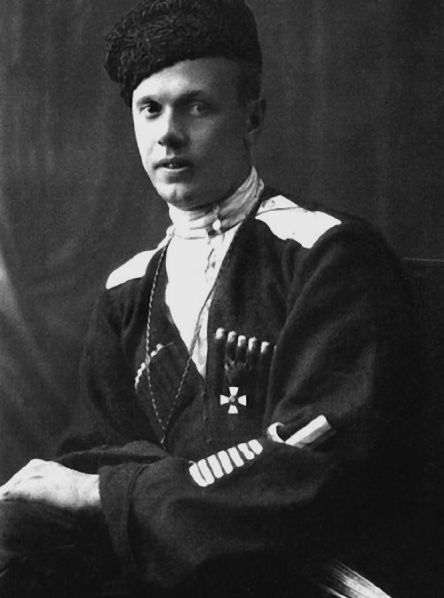 Иллюстрация к книге — Три цвета знамени. Генералы и комиссары. 1914-1921 [_27_2.jpg]