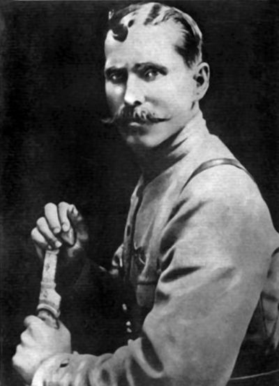 Иллюстрация к книге — Три цвета знамени. Генералы и комиссары. 1914-1921 [_44.jpg]