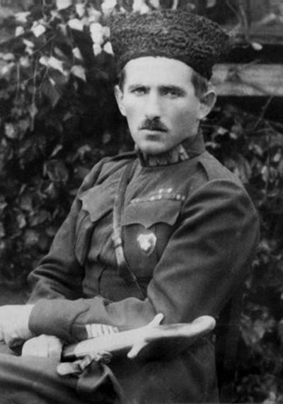 Иллюстрация к книге — Три цвета знамени. Генералы и комиссары. 1914-1921 [_45.jpg]