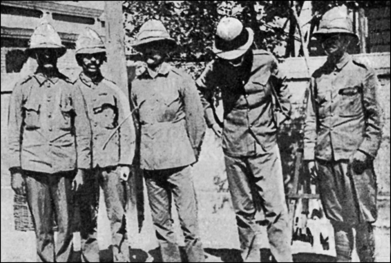 Иллюстрация к книге — 1900. Русские штурмуют Пекин [i_016.jpg]