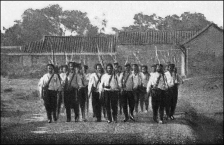 Иллюстрация к книге — 1900. Русские штурмуют Пекин [i_031.jpg]