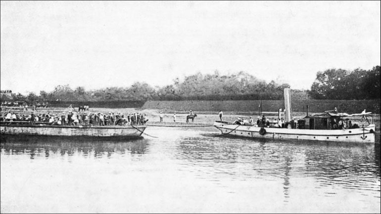 Иллюстрация к книге — 1900. Русские штурмуют Пекин [i_070.jpg]