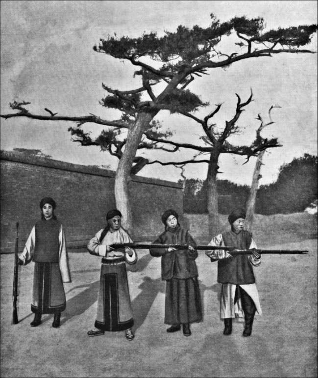 Иллюстрация к книге — 1900. Русские штурмуют Пекин [i_080.jpg]