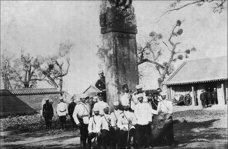 Иллюстрация к книге — 1900. Русские штурмуют Пекин [i_089.jpg]