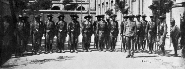 Иллюстрация к книге — 1900. Русские штурмуют Пекин [i_116.jpg]