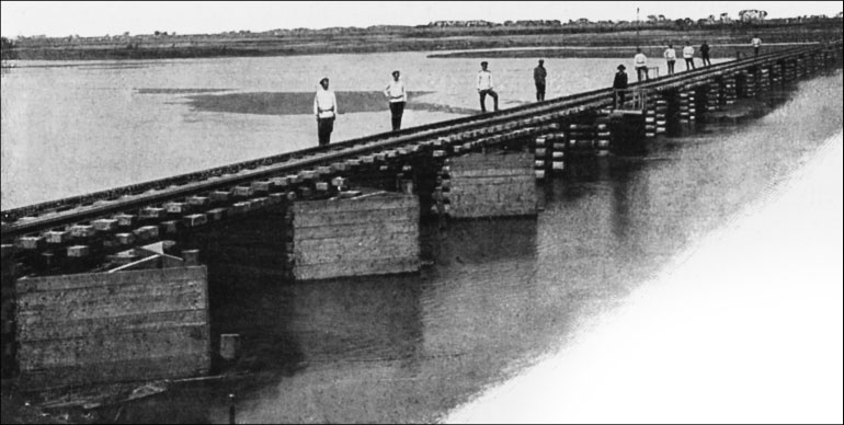 Иллюстрация к книге — 1900. Русские штурмуют Пекин [i_209.jpg]