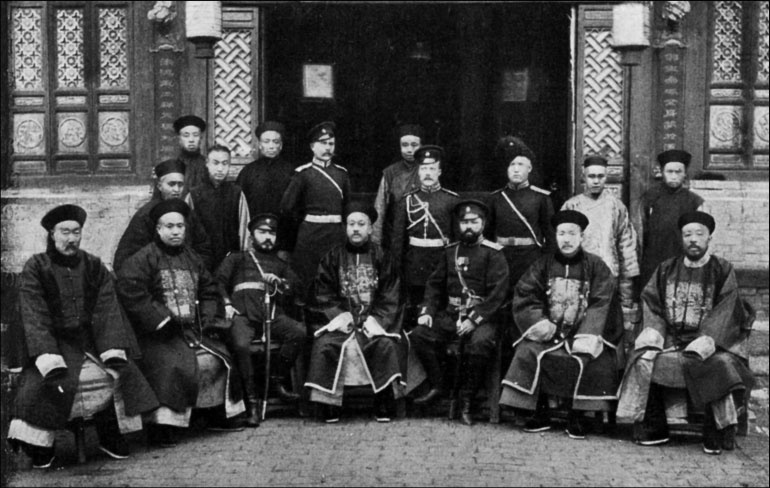 Иллюстрация к книге — 1900. Русские штурмуют Пекин [i_223.jpg]