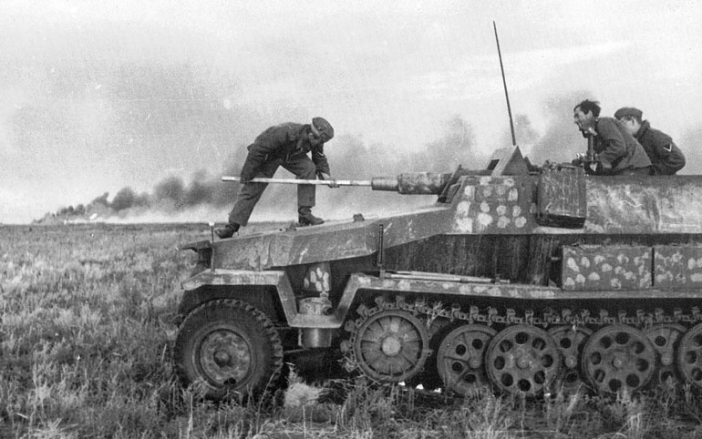 Иллюстрация к книге — Сталинградское побоище. «За Волгой для нас земли нет!» [i_044.jpg]