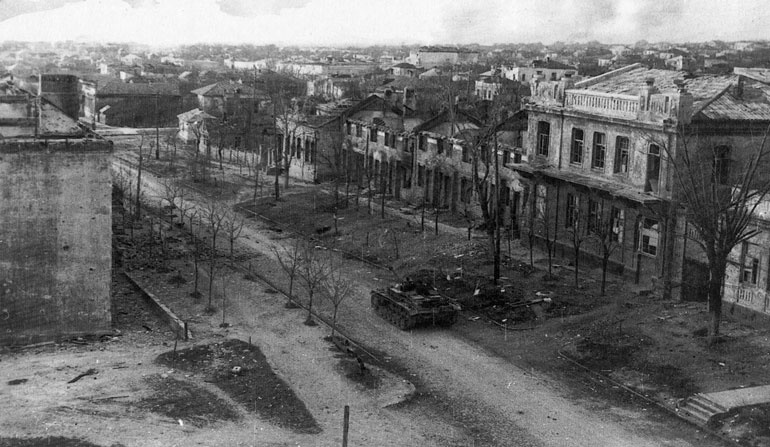 Иллюстрация к книге — Сталинградское побоище. «За Волгой для нас земли нет!» [i_079.jpg]