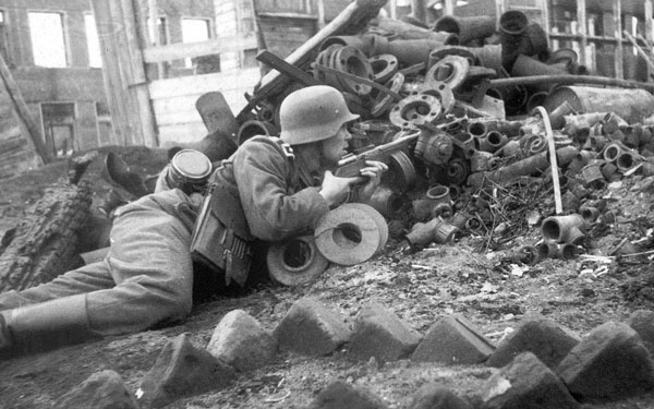 Иллюстрация к книге — Сталинградское побоище. «За Волгой для нас земли нет!» [i_091.jpg]