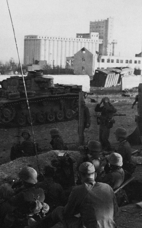 Иллюстрация к книге — Сталинградское побоище. «За Волгой для нас земли нет!» [i_096.jpg]