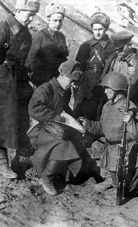 Иллюстрация к книге — Сталинградское побоище. «За Волгой для нас земли нет!» [i_157.jpg]