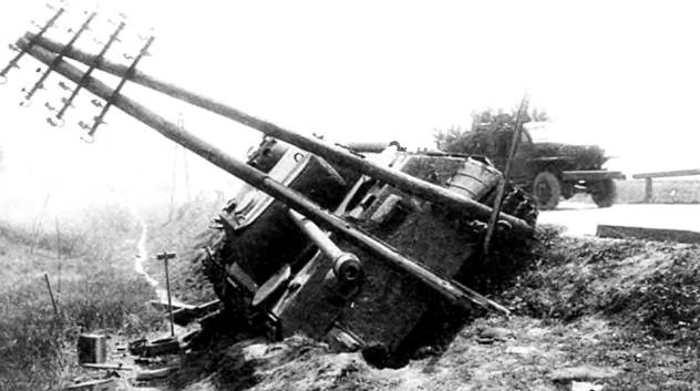 Иллюстрация к книге — «Пантера». Стальная кошка Панцерваффе [pic_107.jpg]