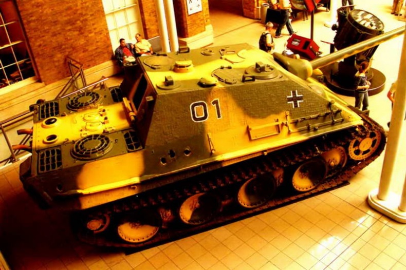 Иллюстрация к книге — «Пантера». Стальная кошка Панцерваффе [pic_150.jpg]