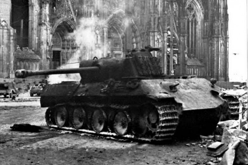 Иллюстрация к книге — «Пантера». Стальная кошка Панцерваффе [pic_92.jpg]