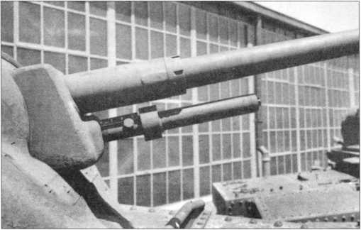 Иллюстрация к книге — «Трехэтажный» американец Сталина. Танк М3 «Генерал Ли» / «Генерал Грант» [i_035.jpg]